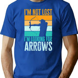 I'm Not Lost I'm Looking For Arrows. Retro Vintage Archery Lover Gift For Archers T-Shirt - Blue